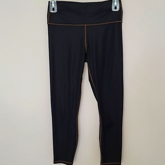 Fabletics Black Leather 23" Crop Legging with Brown Stitching Size Small - Picture 1 of 4